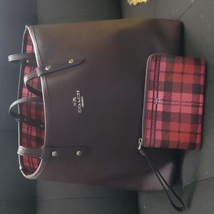 Offers welcome! ❤ Coach shoulder bag